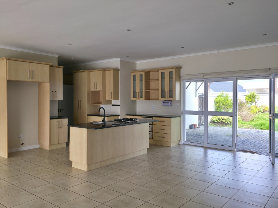 3 Bedroom Property for Sale in Marina Martinique Eastern Cape